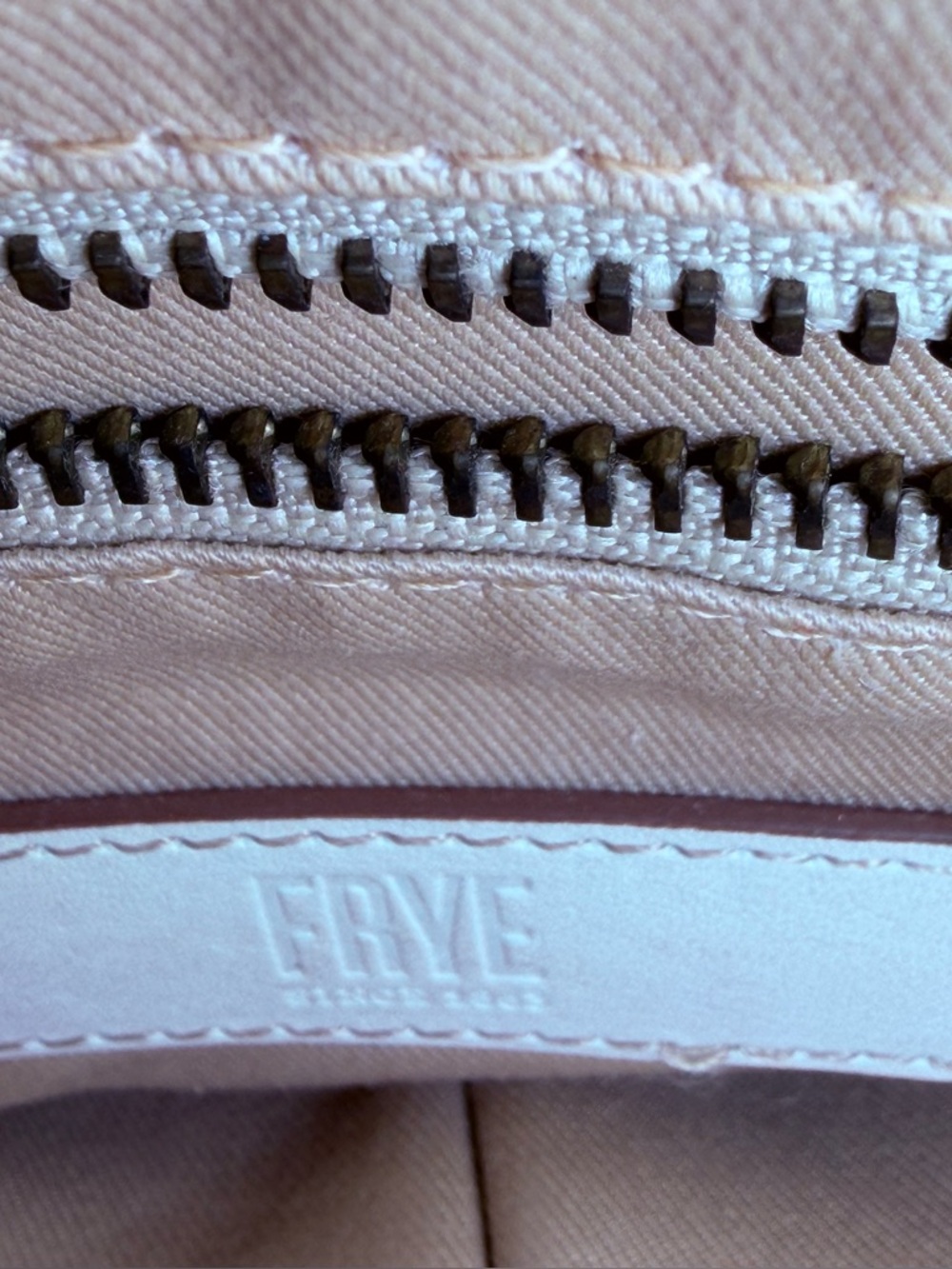 FRYE Cassidy Saddle White Leather Crossbody with Silver Rivet Detail - Picture 6 of 8
